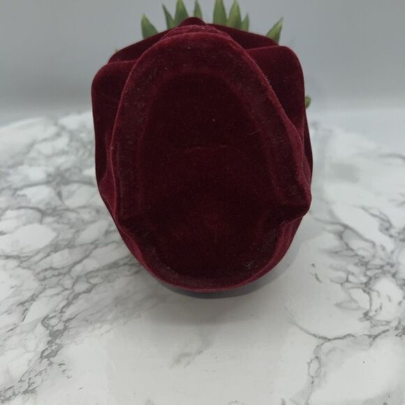 FLORA BUNDA Flocked Velvet Skull Planter with Artificial Succulent - Picture 7 of 7